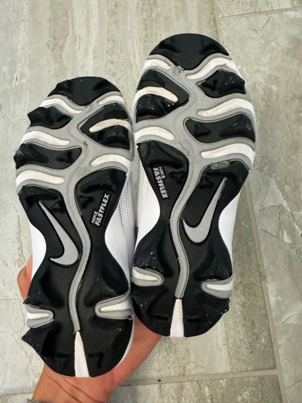 Nike EUC Youth Baseball/Softball Cleats White & Silver Size 11C